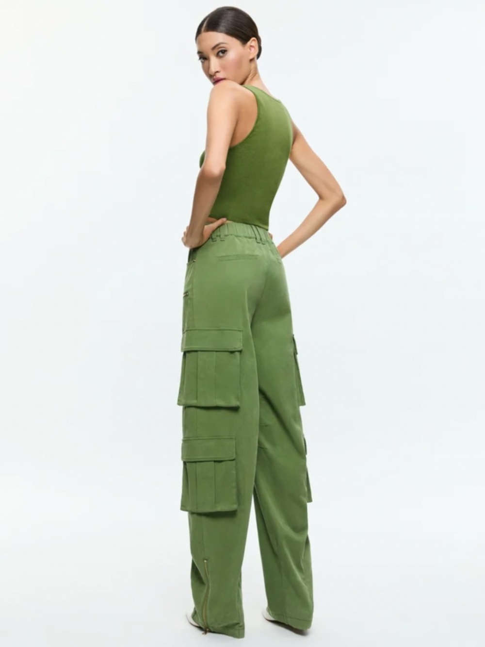 ALICE + OLIVIA AKERS OVERSIZED CARGO PANT - Picture 3 of 4